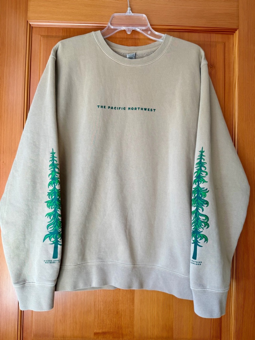 The Pacific Northwest Crewneck Sweatshirt Sage Green size Medium